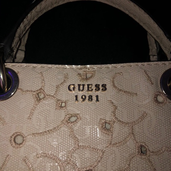 Guess mini handbag - Picture 3 of 4